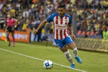 Alexis Vega, el también seleccionado mexicano se ha escuchado para prestar sus servicios en Europa. El jugador del 'Rebaño Sagrado' cuenta con el mismo representante que Diego Lainez por lo cual se espera que sea el próximo en jugar en el viejo continente.