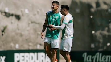 James Rodríguez y Rodrigo Echeverría en un entrenamiento en León