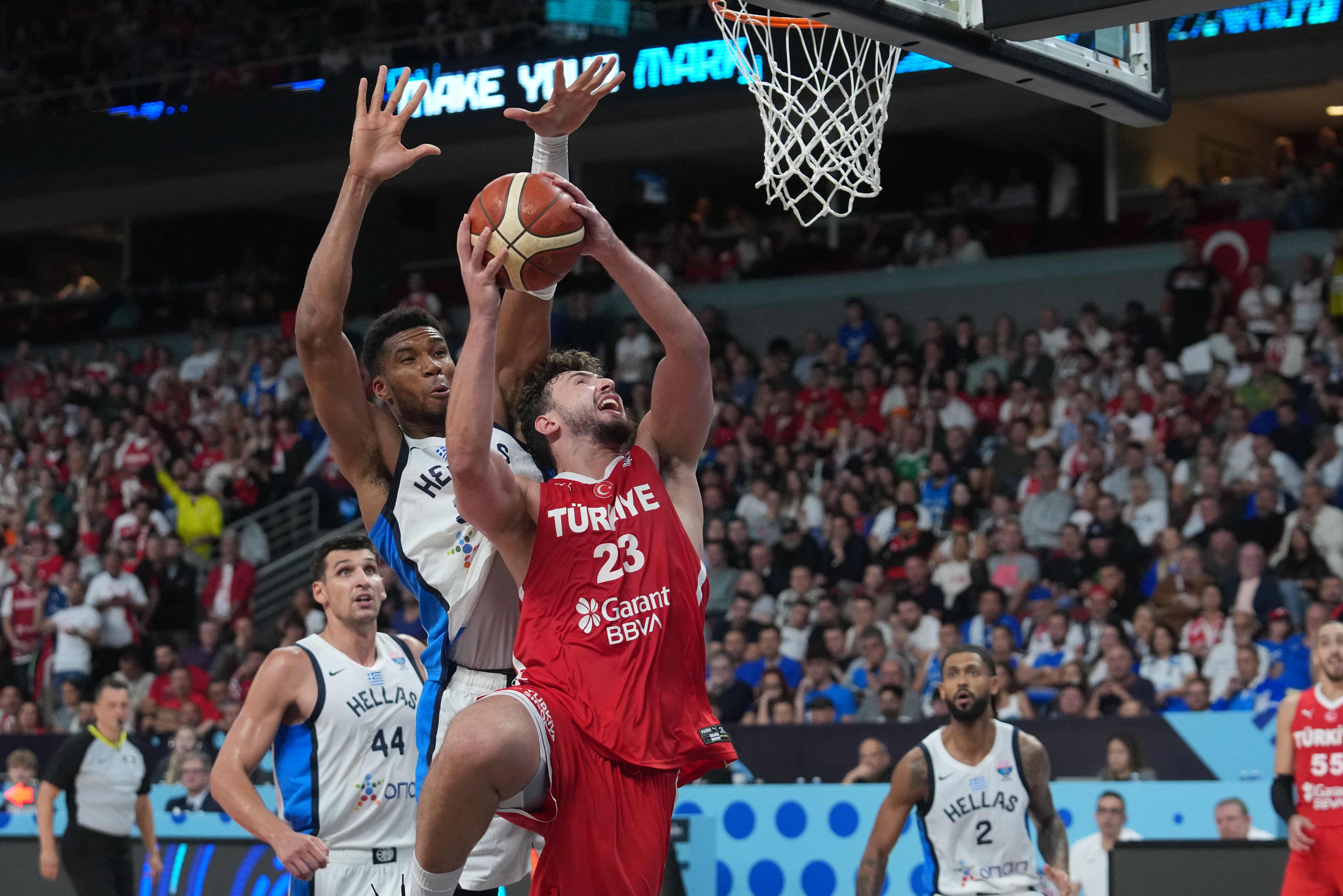 La Turquía de Sengun y Osmani tritura a Antetokounmpo