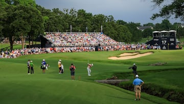 TULSA, OKLAHOMA - MAY 20: Rory McIlroy of Northern Ireland plays a shot on the 17th hole during the second round of the 2022 PGA Championship at Southern Hills Country Club on May 20, 2022 in Tulsa, Oklahoma.   Sam Greenwood/Getty Images/AFP
== FOR NEWSPAPERS, INTERNET, TELCOS & TELEVISION USE ONLY ==