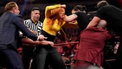 Becky Lynch y Shayna Baszler se enzarzan en Raw