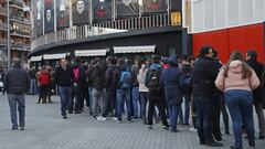 Colas en Mestalla.