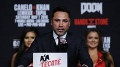 &Oacute;scar De La Hoya en la rueda de prensa del combate entre Saul &#039;Canelo&#039; Alvarez y Amir Khan. 