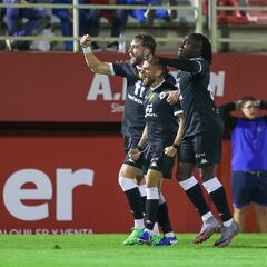 Samu Vázquez, regreso forzado al once