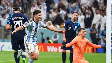 Julián Álvarez celebrando su gol con Argentina ante Croacia en la semifinal del Mundial Qatar 2022.