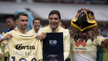 Eduardo Bacas recibe primera dosis de vacuna contra COVID-19