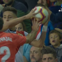 Todo Vallecas se lo recriminó: la fea acción de Carvajal