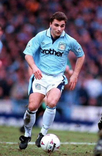 20. Georgi Kinkladze es un ex futbolista georgiano. Llegó al Manchester City en 1995 y se retiró en el Rubin Kazán de Rusia (2006)