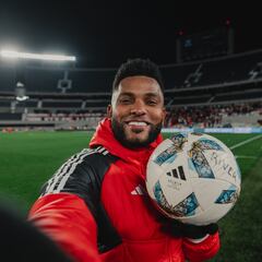 Borja, goleador mundial: “Quiero estar a la par de ellos”