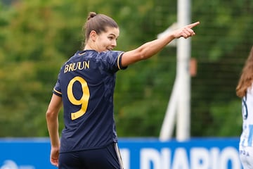 Signe Bruun celebra un gol con el Real Madrid. 



