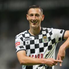 Bozenik, cerca del Sevilla