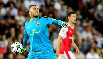 Jugó ocho partidos, todos como titular. En el torneo le marcaron 16 goles. Arsenal llegó hasta octavos de final.