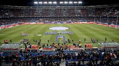 Calderón crowd poke fun at Real: "Florentino, please stay!"