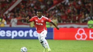 Johan Carbonero, extremo colombiano de Inter de Porto Alegre