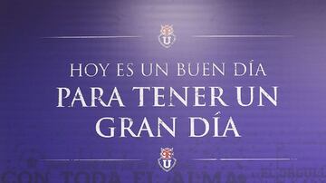 Los 6 emotivos afiches que Hoyos pegó en el camarín de la U