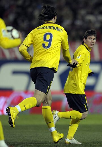 El jugador del Barcelona Ibrahimovic celebra con Messi el 2-1. 