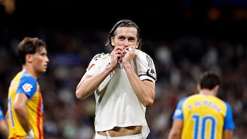 Carreras celebra su gol con el Real Madrid.