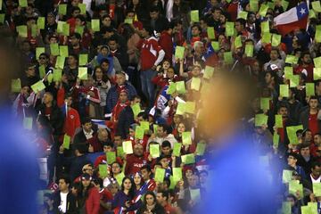 Espectacular ambiente en el Monumental para el Chile-Ecuador