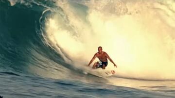 Kelly Slater viviendo su mejor sesi&oacute;n de surf hasta la fecha