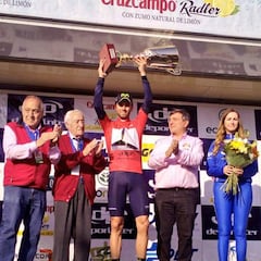 Valverde vuela en la crono y arrebata el liderato a Contador