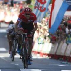 Dumoulin mete 3 segundos a Fabio Aru en el pavés de Ávila