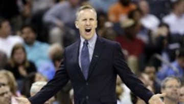 Mike Dunlap, exentrenador de los Bobcats.