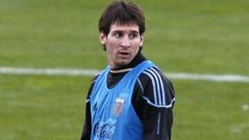 Maradona asegura que el golpe de Messi se quedó en "un susto"