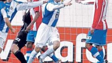 <b>PROPICIO. </b>Tamudo celebra un gol en el Calderón la temporada pasada.