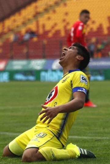 Más goles de cabeza: Pablo Calandría de O'Higgins y José Huentelaf de la U de Concepción (en la foto), con tres anotaciones cada uno.