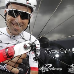 Homenaje a Haimar Zubeldia en el adiós a su larga carrera