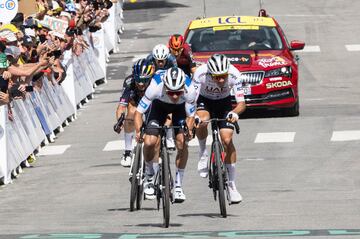 Los ciclistas Ayuso, Roglic, Evenepoel, Rodríguez y Vingegaard en la llegada de Valloire. 
