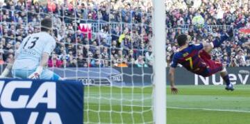 Sexto gol del Barcelona. Arda Turan marca de chilena.