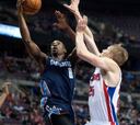Walker y los Bobcats remontan y derrotan a los Pistons