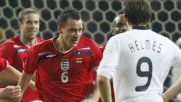 <strong>GOL DECISIVO.</strong> Terry marcó para prolongar la buena racha de Inglaterra