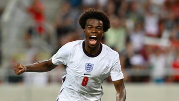 Chukwuemeka celebra el gol de la final de la Euro Sub-19 ante Israel