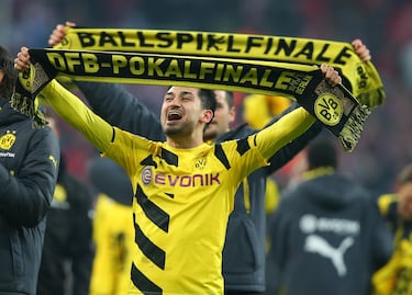 El centrocampista alemán jugó con el equipo teutón entre 2011 y 2016, en los que disputó 157 partidos, marcó 15 goles y dio 19 asistencias. Consiguió una Bundesliga, una Copa de Alemania y una Supercopa alemana. 
