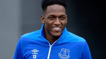 Yerry Mina podría debutar el fin de semana con Everton. En sus anteriores etapas con Barcelona, Palmeiras y Santa Fe no debió esperar tanto tiempo.