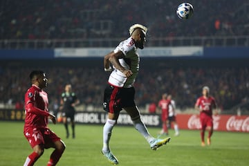 Campusano y Vidal en el Ñublense-Flamengo.