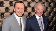 El actor estadounidense Kevin Spacey con el actor canadiense Christopher Plummer en la 13ª edición de los premios Monte Cristo el 15 de abril de 2013.