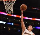 El mejor partido de Jeremy Lin (29) rescata a los Lakers