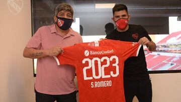Oficial: Silvio Romero renueva en Independiente hasta 2023