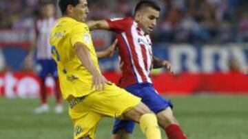 REGATEADOR. Correa demostró su habilidad y rapidez con el balón en su primer partido de Liga.