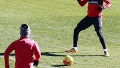 Augusto back from injury and in Atlético squad for PSV trip