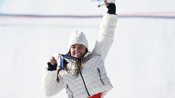 Vonn encuentra algo de consuelo en el oro de Breezy Johnson
