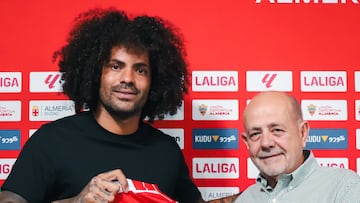 Aridane, en su presentación con el Almería: “El vestuario es la clave del éxito”