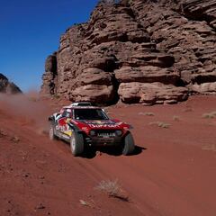 Sainz lo clava a la tercera: líder
en el primer Top 5 de Alonso