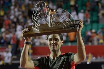 Rafa Nadal en el Rio Open 2014, ganó a Alexandr Dolgopolov por 6-3, 7-6(3).