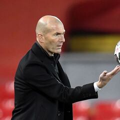 Who are the favourites to replace Mauricio Pochettino at PSG?