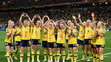 La selección sueca celebra la medalla de bronce.