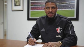 Alexi G&oacute;mez firma su contrato con Atlas.